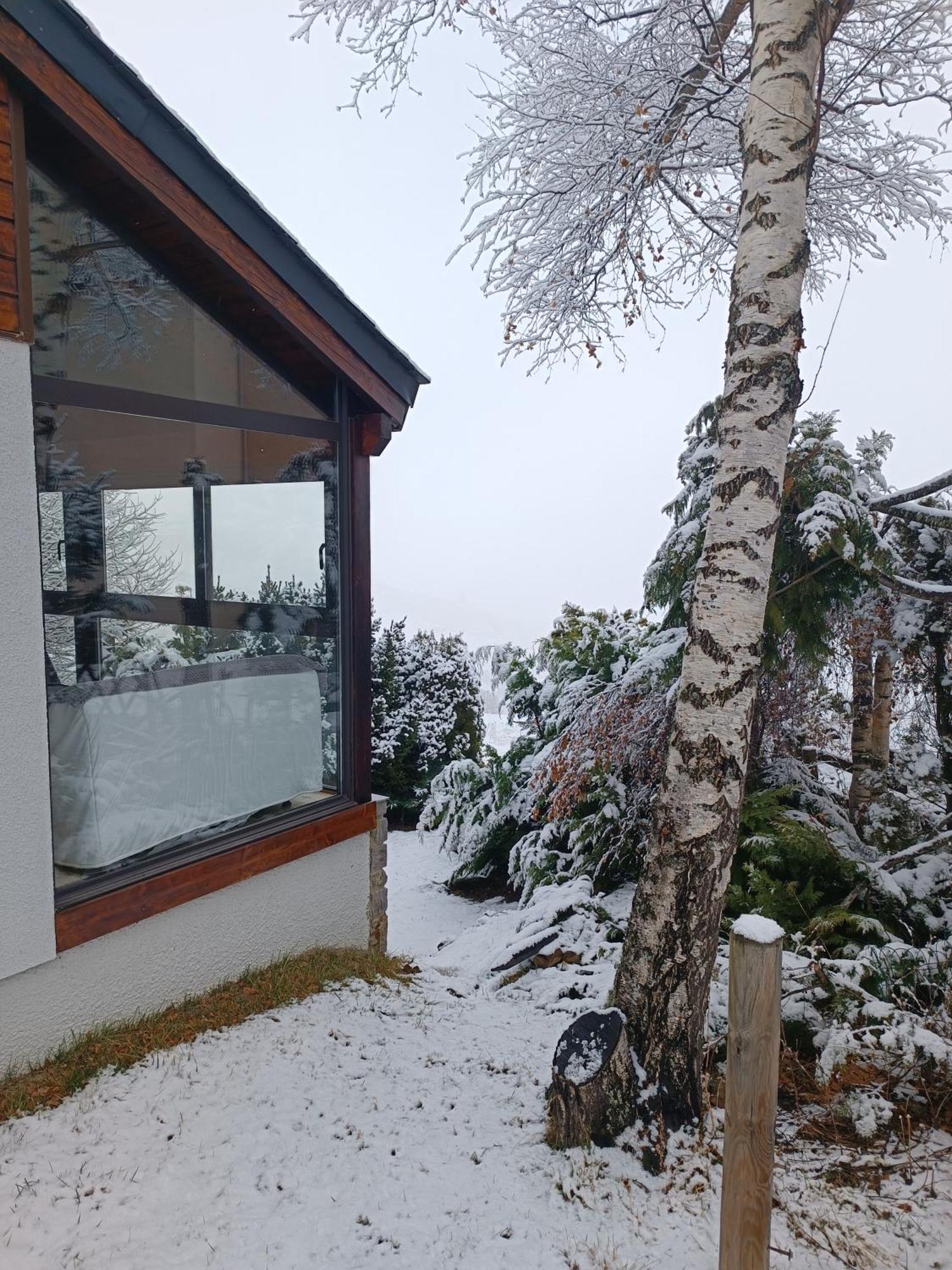 Chalet Pres Des Pistes Avec Vue Panoramique Les Angles  Exteriér fotografie